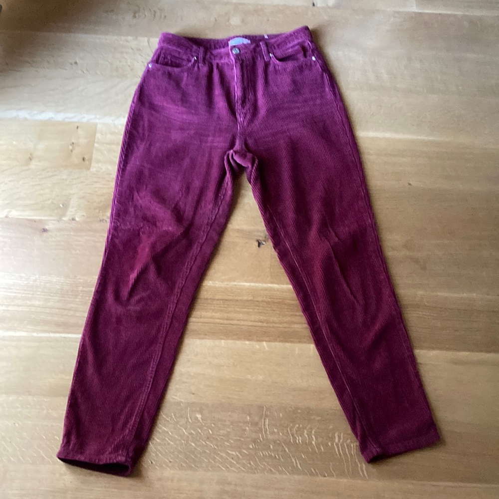 BDG high-rise mom corduroy pants in size 28